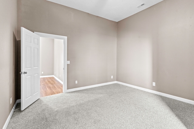 empty room with carpet