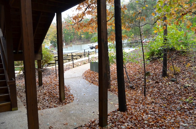 view of yard featuring a water view