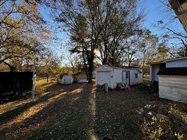 view of yard with a shed