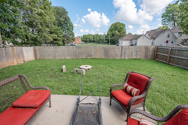 view of yard with a patio area