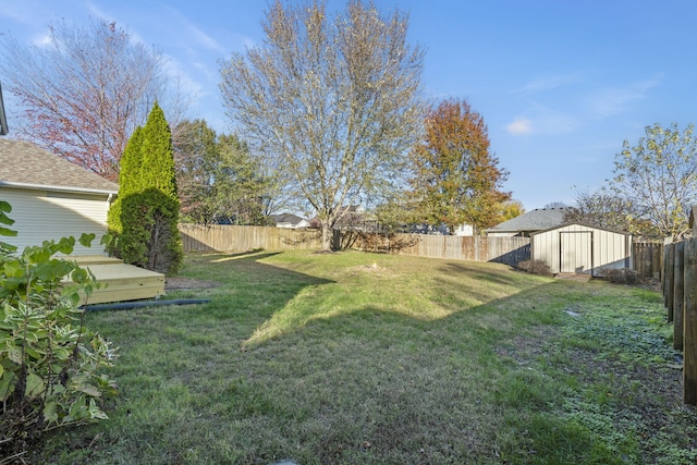 430 S Yellowwood Dr, Springfield, MO 65809 - view of yard with a shed and an outdoor structure