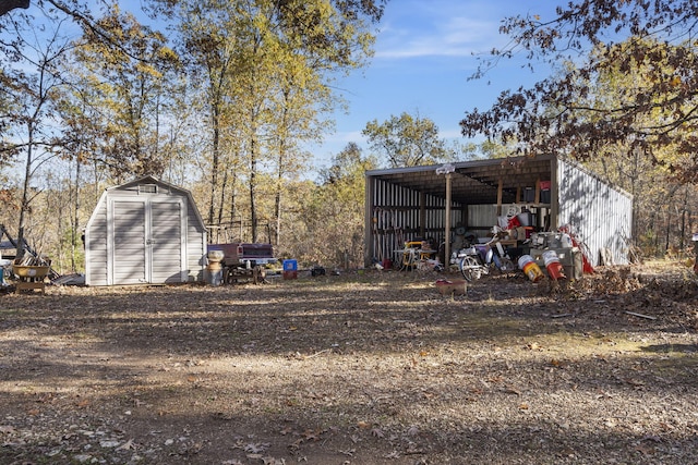 view of outbuilding