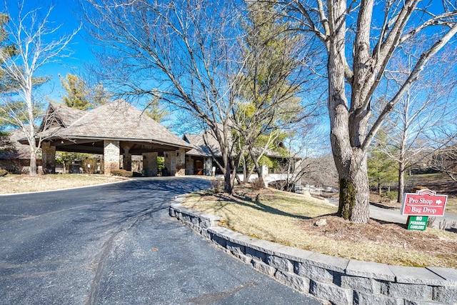 view of front of property featuring a gazebo