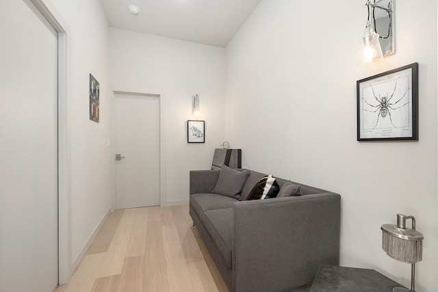 sitting room with light hardwood / wood-style floors