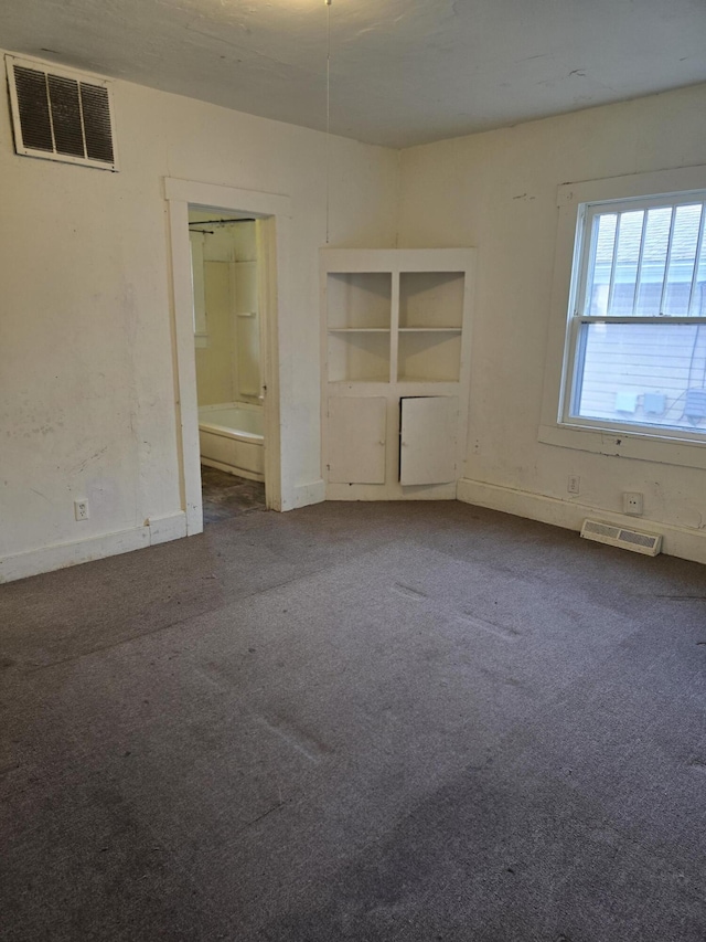 empty room featuring carpet