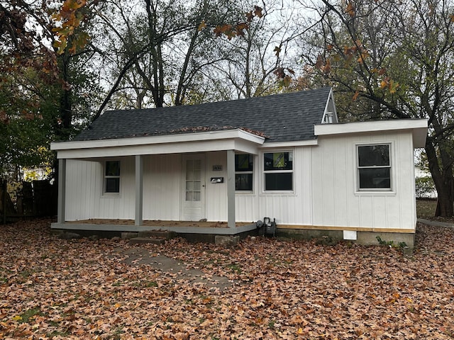 view of front of house featuring covered porch