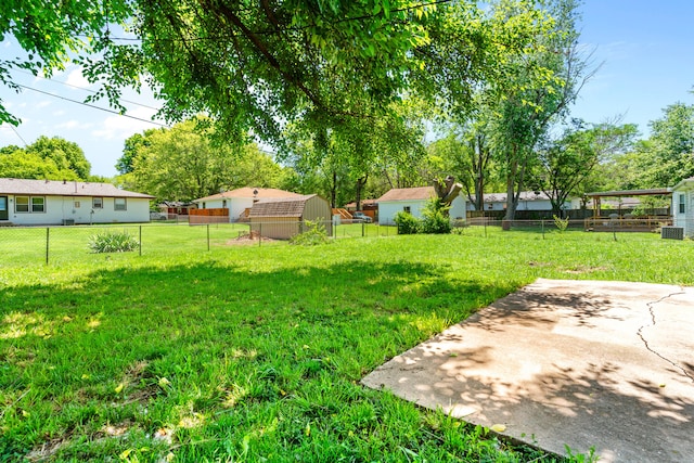 view of yard with a patio area