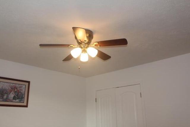 room details featuring ceiling fan