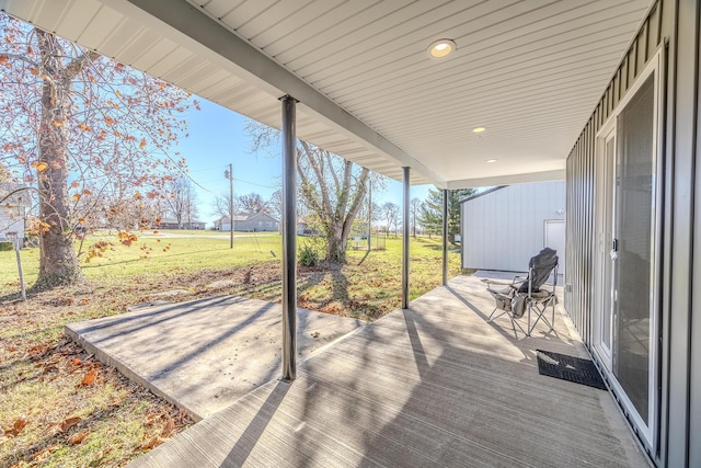 538 W Mack Rd, Seymour, MO 65746 - deck with a patio area and a yard