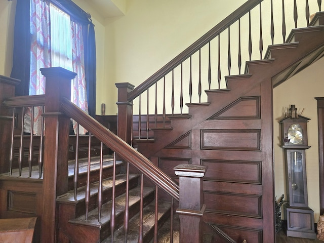 106 N Main St, Greenfield, MO 65661 - view of stairs