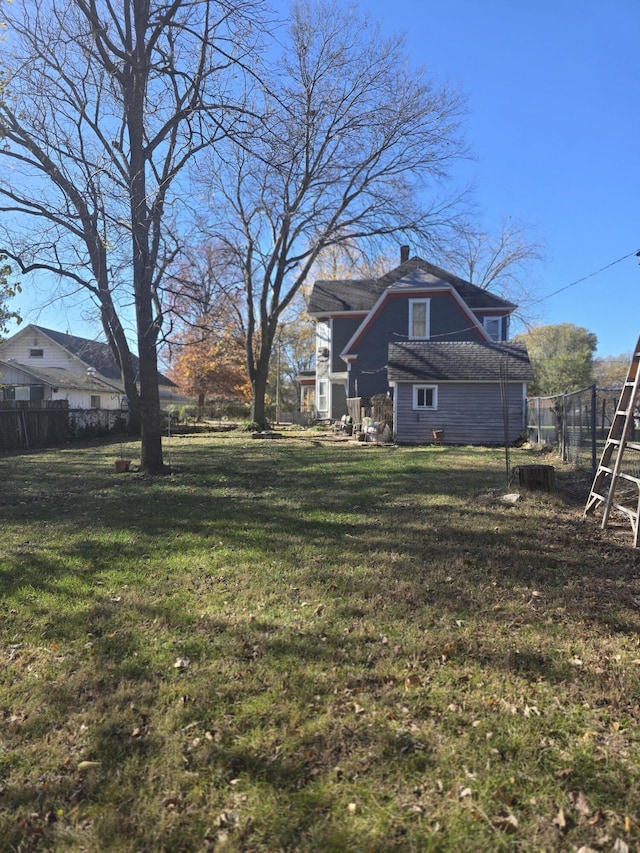 106 N Main St, Greenfield, MO 65661 - view of yard
