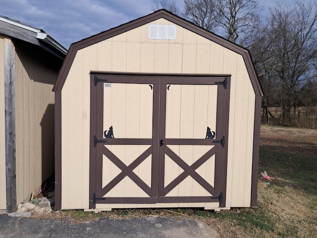 view of outbuilding