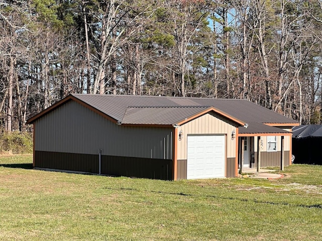 exterior space featuring a lawn