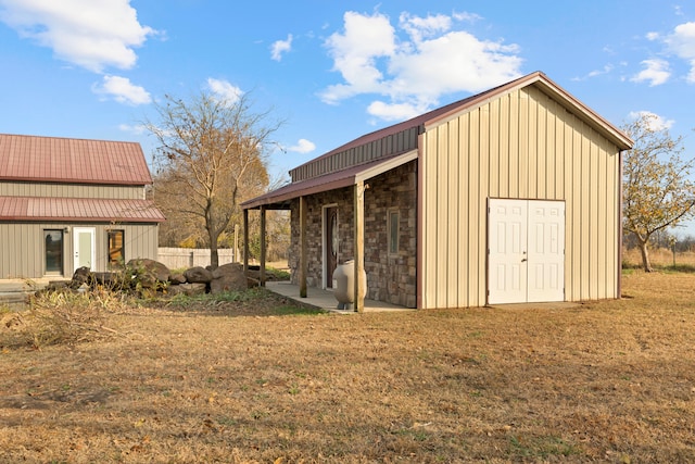 view of outbuilding