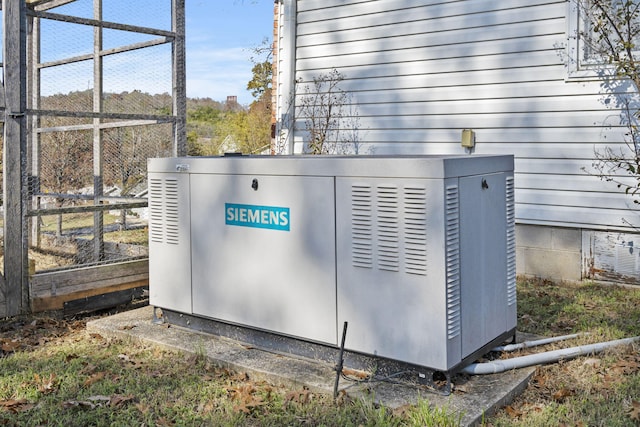364 W Rd, Branson, MO 65616 - exterior view of a power unit