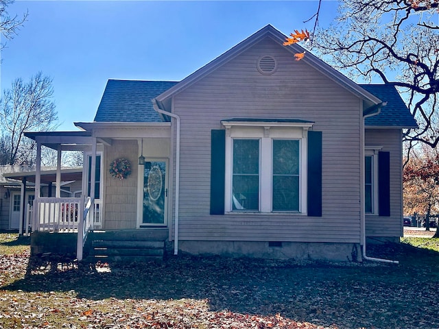 bungalow-style house with covered porch