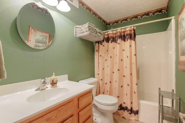 full bathroom with shower / tub combo with curtain, vanity, and toilet