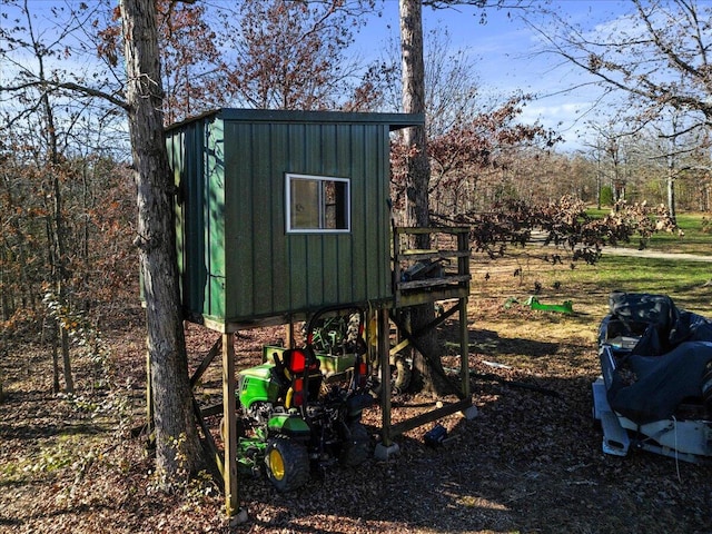 view of outbuilding