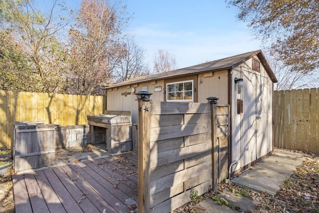 view of outbuilding