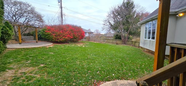 view of yard with a patio area