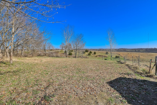 view of yard featuring a rural view