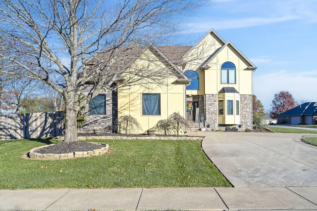 view of front of property with a front yard