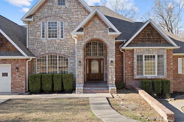 view of front property