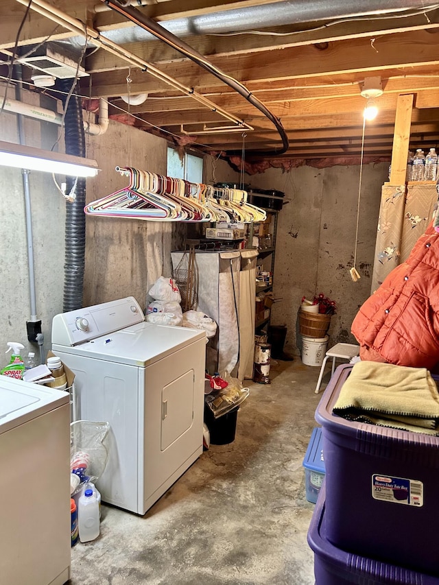 basement featuring independent washer and dryer