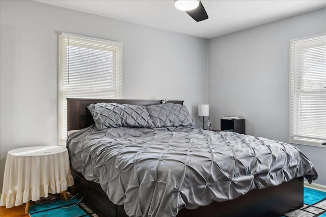 bedroom with ceiling fan