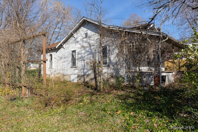 view of property exterior