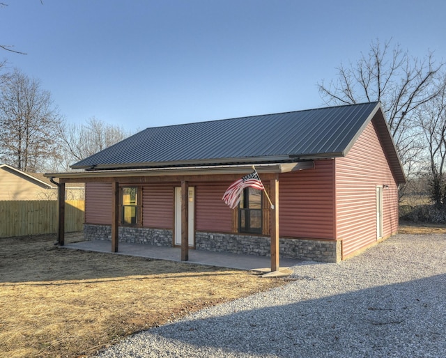 view of front of home featuring a patio area