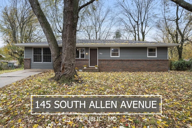 145 S Allen Ave, Republic, MO 65738 - photo 1