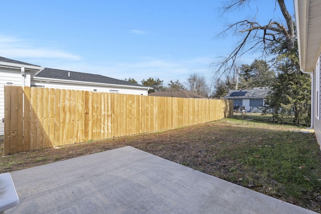 view of yard with a patio area