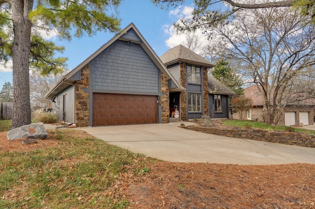 view of front of property featuring a garage