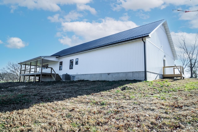 view of property exterior