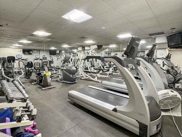 workout area with a drop ceiling