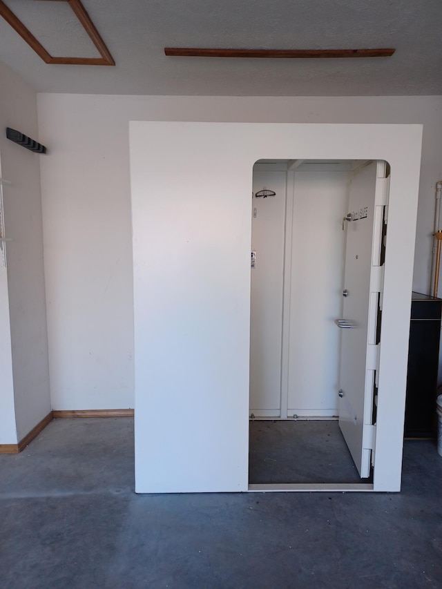 1204 Lake Road Dr, Cassville, MO 65625 - view of closet