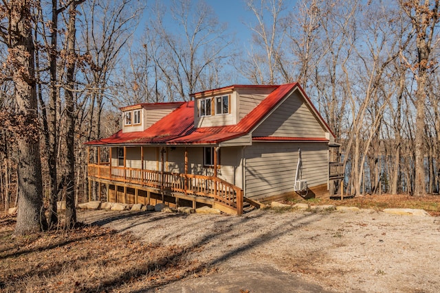 view of front of house featuring a porch