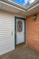 9800 Red Spring Rd, Mountain Grove, MO 65711 - view of exterior entry