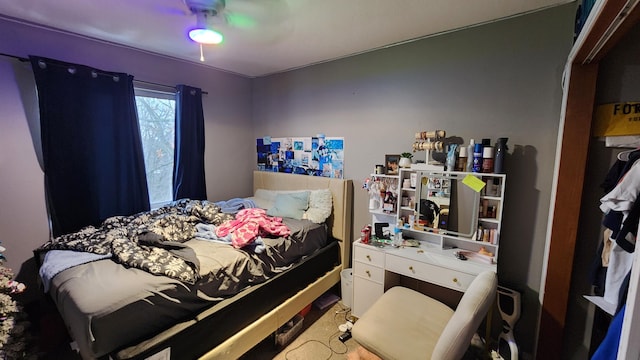 bedroom featuring carpet and ceiling fan