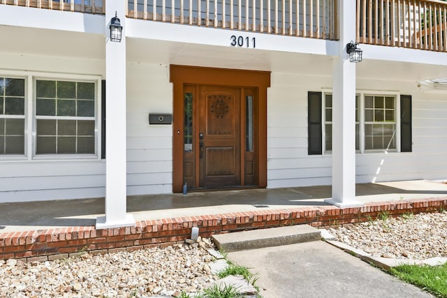 3011 E Lamonta Dr, Springfield, MO 65804 - entrance to property featuring a porch