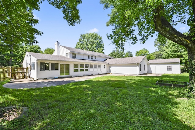 3011 E Lamonta Dr, Springfield, MO 65804 - back of property with a patio