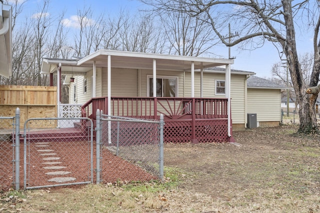 view of front of home featuring covered porch