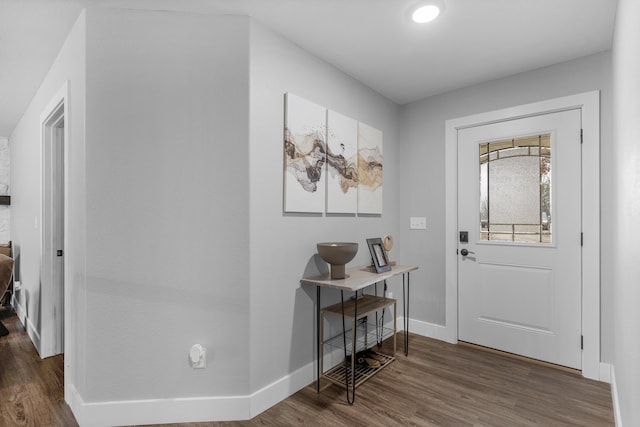 1369 E 398th Rd, Bolivar, MO 65613 - entrance foyer featuring wood finished floors and baseboards