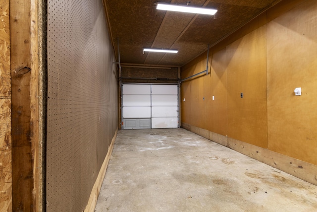 1012 W Monarch Dr, Nixa, MO 65714 - view of garage
