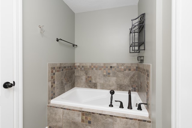 1012 W Monarch Dr, Nixa, MO 65714 - bathroom featuring a bath