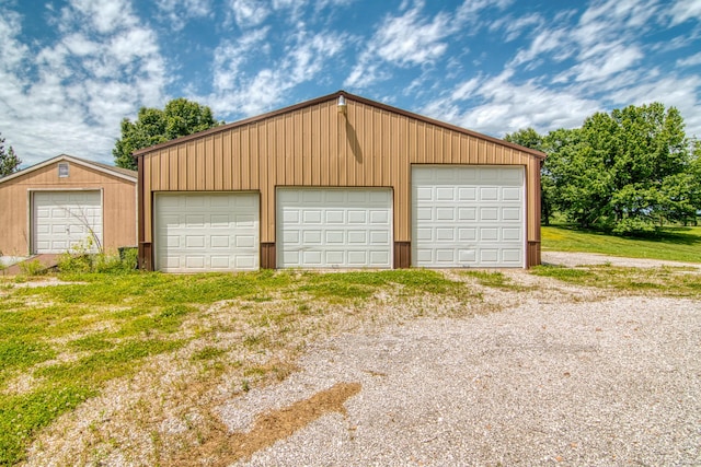 1012 W Monarch Dr, Nixa, MO 65714 - view of detached garage