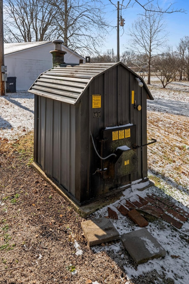 view of outbuilding