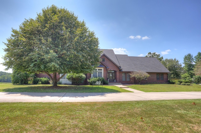 view of front of house featuring a front yard