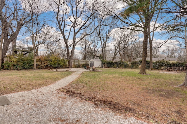 view of yard with a shed